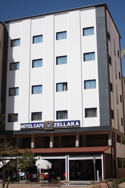 Zellaka Hotel & Cafe Kourigha Eksteriør bilde